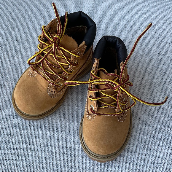 Timberland boots - baby size 4 - Picture 1 of 8